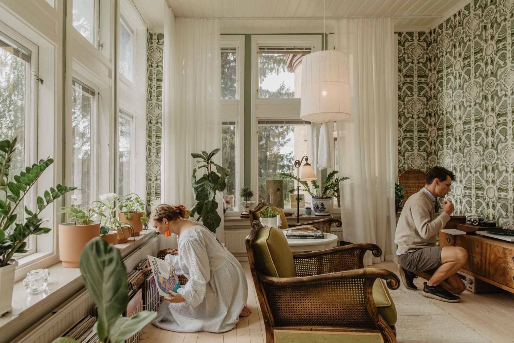 Hotel Slottsvillan Хускварна Екстериор снимка