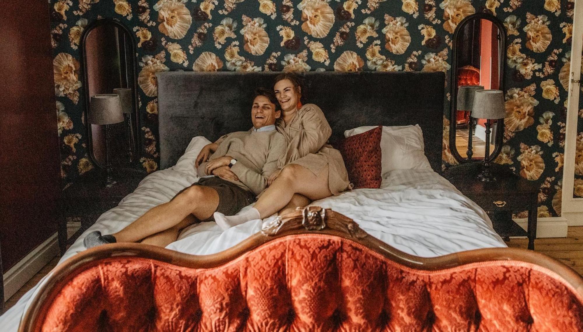 Hotel Slottsvillan Хускварна Екстериор снимка